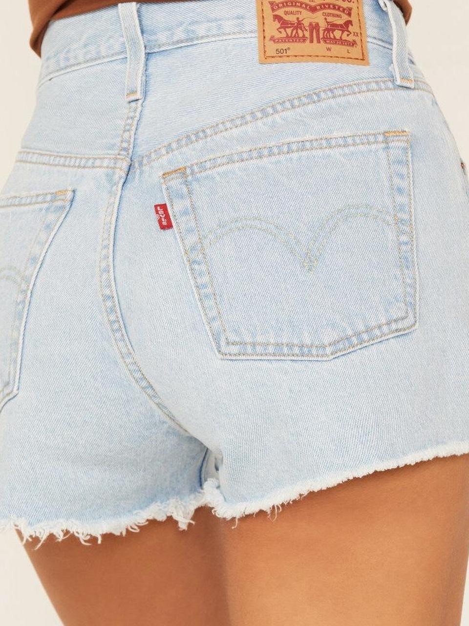Levi's Women's Light Blue 920 High-Rise Denim Shorts - Small
